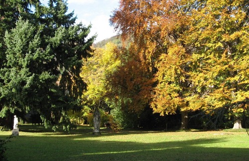 Erba Villa | Casa en la villa de la primera '900 rodeada de árboles centenarios con vistas a los lagos