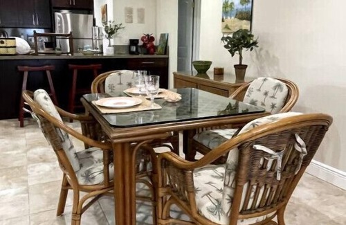 Vero Beach Casa | Early Bird Summer Special Weekly Discounts Hibiscus House