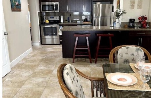 Vero Beach Casa | Early Bird Summer Special Weekly Discounts Hibiscus House