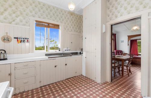 Waipu Casa | Early Settler Homestead - Waipu Holiday Home