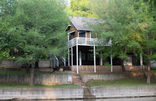 New Braunfels Casa | Earth Haus