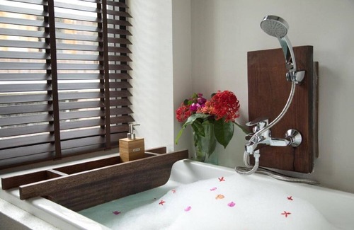 Ko Lanta Hotel | Earth Suite habitación doble con balcón Koh Lanta