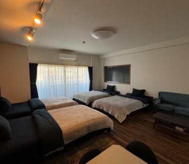 Tokushima Casa | EarthVeloビル一棟貸しでフルリノベ済み各階に風呂トイレありで好立地でコスパ最高をめざしている宿です