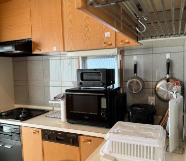 Tokushima Casa | EarthVeloビル一棟貸しでフルリノベ済み各階に風呂トイレありで好立地でコスパ最高をめざしている宿です