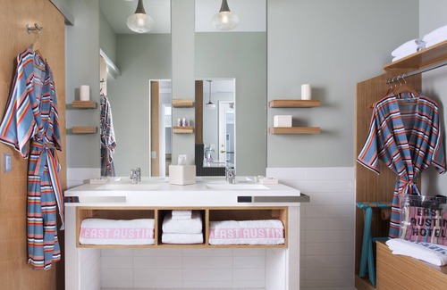 East Cesar Chavez Hotel | East Austin Hotel