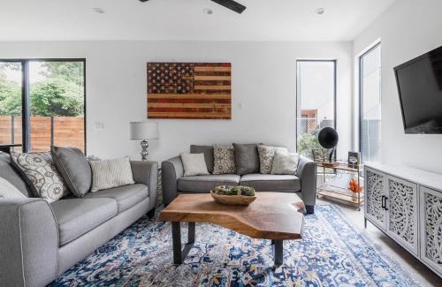 Govalle Casa | East Austin Modern Bungalow