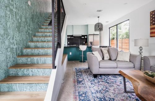 Govalle Casa | East Austin Modern Bungalow