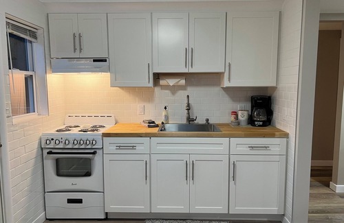 Acme Cabaña | East Bay Getaway Cottage - Minutes away from Downtown Traverse City & Horse Show
