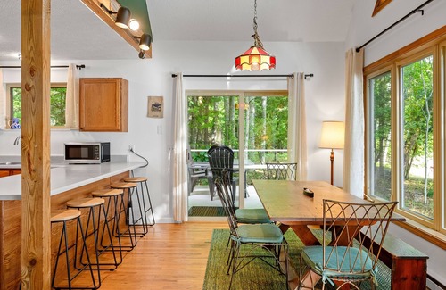 Traverse City Cabaña | East Beach Cottage: Sandy | Secluded | 3 King Beds