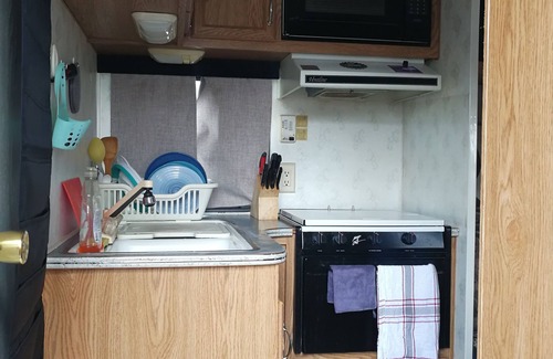 Burnaby Casa | East Burnaby RV trailer, close to amenities