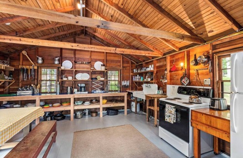 Bremen Cabina | East Camp Stay - Cabin 1 + 3 + 4