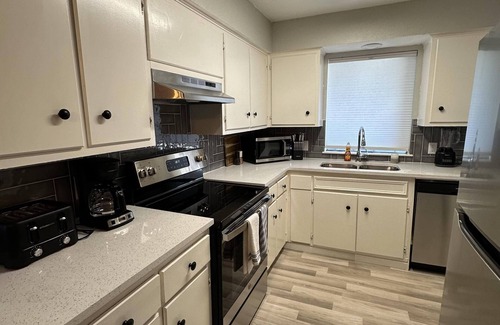 Austin Casa | East Central Updated 3/2 Easy also short term monthly for less.