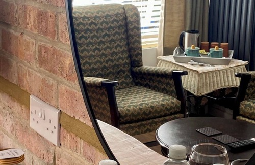 Capel-le-Ferne Apartamento | East Cliff Folkestone Guest Suite with Own Entrance - Pet Friendly!
