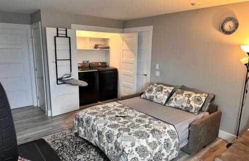 Halifax County Casa | East Coast Cozy by Wastis-Easy Hwy, City & Airport Access plus Free Parking