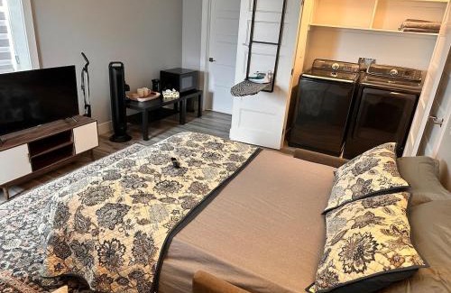 Halifax County Casa | East Coast Cozy by Wastis-Easy Hwy, City & Airport Access plus Free Parking