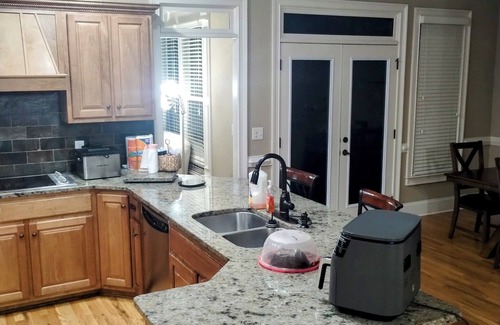 Marietta Casa | East Cobb Baseball Complex,Private Pool/ 48 miles from complex 6br, 5ba, 16 beds
