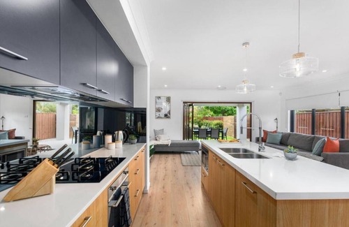 East Corrimal Casa | East Corrimal Escape - Beautiful Beachside Living