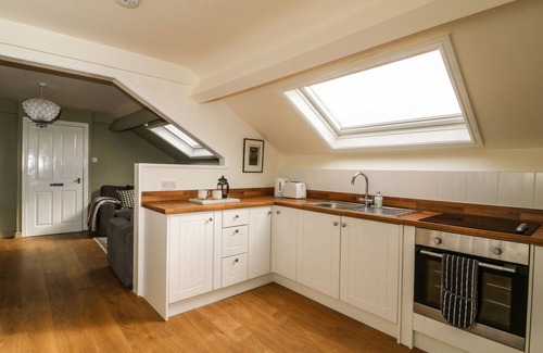 West Heslerton Casa | EAST COTTAGE, pet friendly, with a garden in Rillington