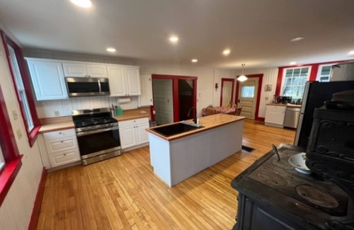 Craftsbury Otro | East Craftsbury, VT historical. 9 bedroom 5.5 bath home .