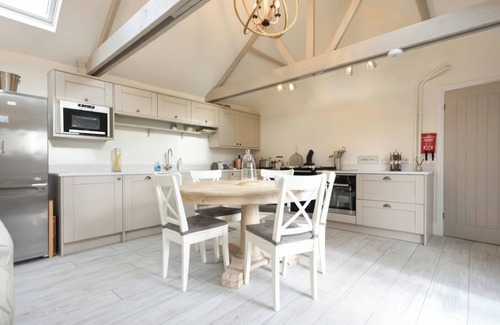 Embleton Cabaña | EAST FARM CROFT, pet friendly, character holiday cottage in Embleton