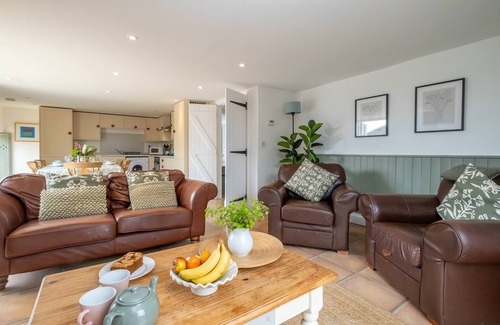 Saxmundham Cabaña | East Green Farm Cottages - The Dairy - sleeps 6 guests in 3 bedrooms