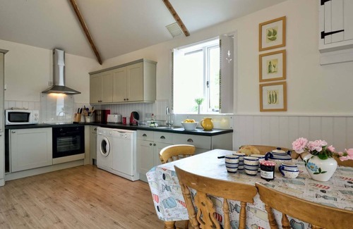 Saxmundham Cabaña | East Green Farm Cottages - The Granary - sleeps 4 - Aldeburgh Coastal Cottages