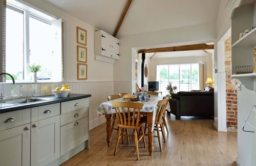 Saxmundham Cabaña | East Green Farm Cottages - The Granary - sleeps 4 - Aldeburgh Coastal Cottages
