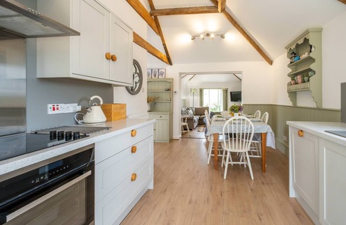 Saxmundham Cabaña | East Green Farm Cottages - The Old Stables - sleeps 6 guests in 3 bedrooms