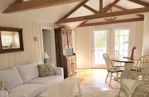 Wainscott Cabaña | East Hampton Cottage Walk To Ocean