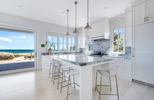 East Hampton Casa | East Hampton, NY on the Water, Private Beach