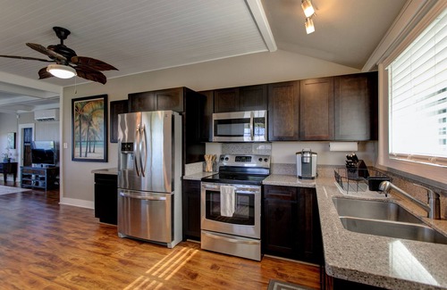 Hakalau Casa | East Hawaii - Ocean, Mountains & Waterfalls