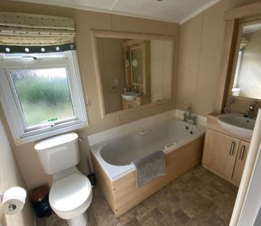 Brazzacott Casa | East kitcham lodge