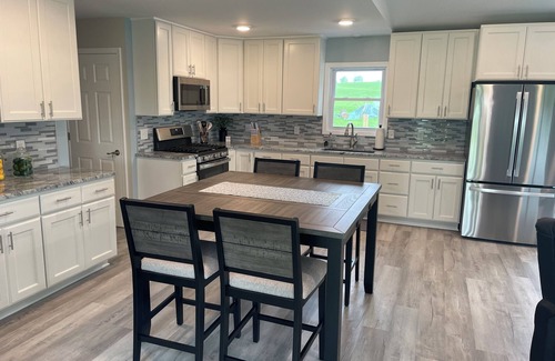 Castile Casa | East Lake Escape near beautiful, Letchworth State Park.