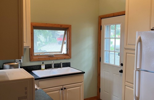 Okoboji Cabina | East Lake Okoboji lakeside cabin