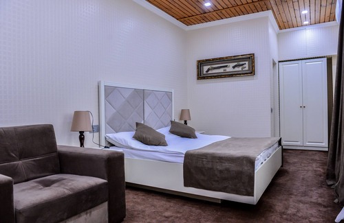 Bayil Hotel | East Legend