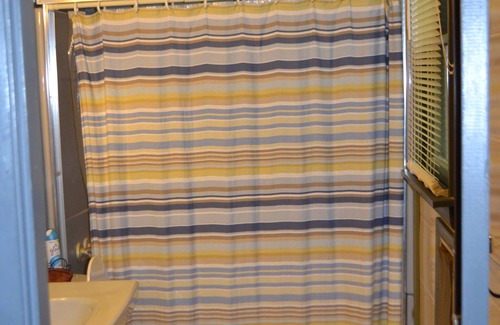 Morehead City Cabina | East Lodge - Group Friendly !! Wifi gratuito y TV por cable incluidos