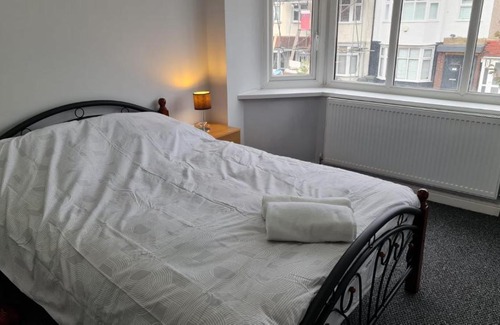 Redbridge Casa | East London Lodges