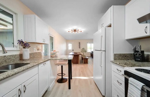 Geyserville Casa | East Lytton Station Vineyard House