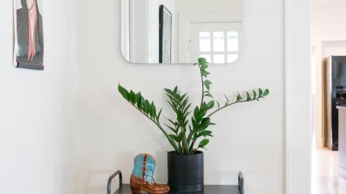 Eastwood Casa | East Nashville Retreat w Fireplace Backyard Firepit Outdoor Dining Minutes from Downtown Music Food Nightlife Chapel House by AvantStay