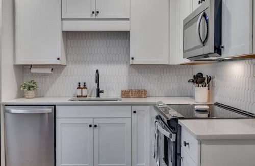 Cleveland Park Casa | East Nashville Townhome - 8 Minutes to Broadway!