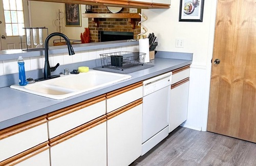 Fayetteville Casa | East of Eden: Perfect Location, Welcoming Home