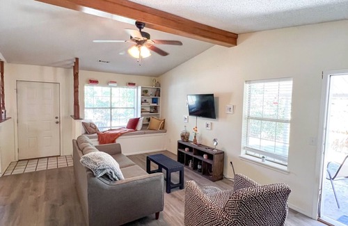 Fayetteville Casa | East of Eden: Perfect Location, Welcoming Home