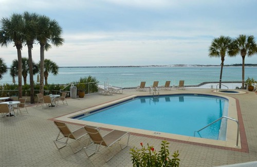 Holiday Isle Casa | East Pass Towers