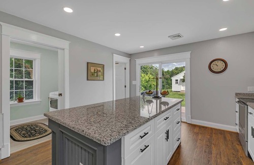 Foster Casa | East River Water Views and marina access in walking distance