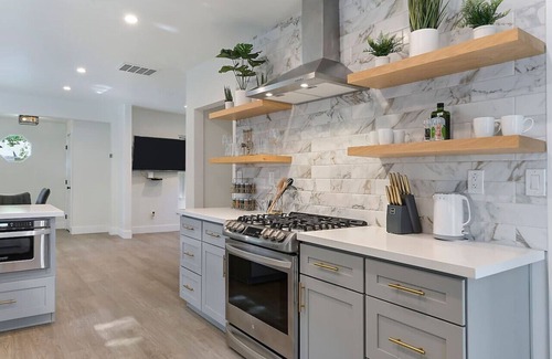 Southeastern Sacramento Casa | East Sac Getaway, Walking Distance to Hospitals