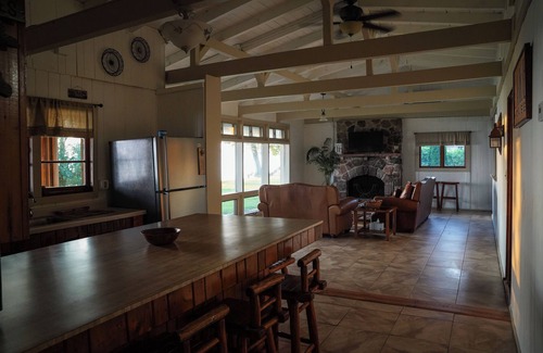 Chilton Cabaña | East Shore Retreat