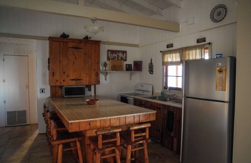Chilton Cabaña | East Shore Retreat