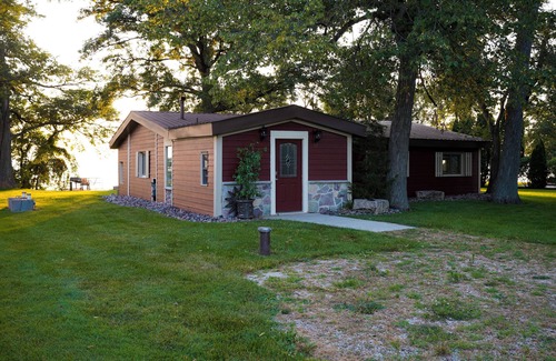 Chilton Cabaña | East Shore Retreat