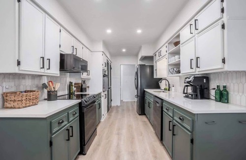 Wichita Casa | East Side Emerald -Fire Pit-Incredible Location-2K