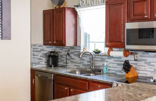 Murchison Casa | East Texas 2-Story House, only 17 miles to Canton, TX, 24 miles to Tyler, TX